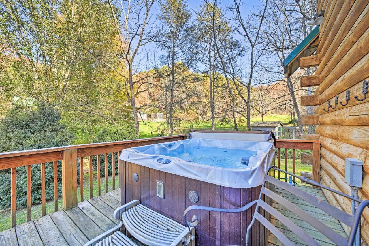 הוילה Creekside Bryson City Cabin With Private Hot Tub מראה חיצוני תמונה